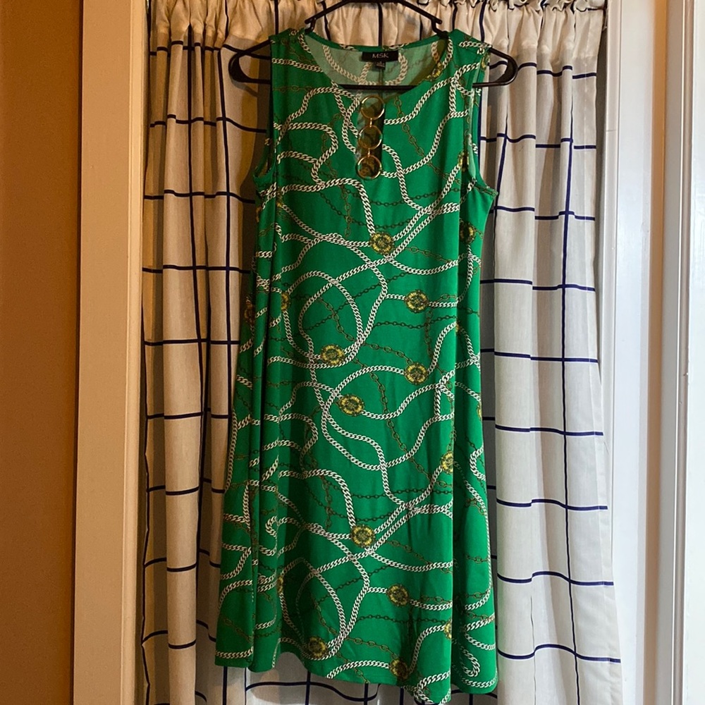 Mid-length green cocktail dress